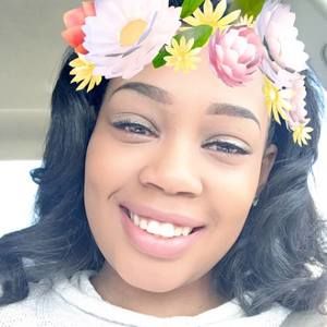 Meet your Posher, Monique